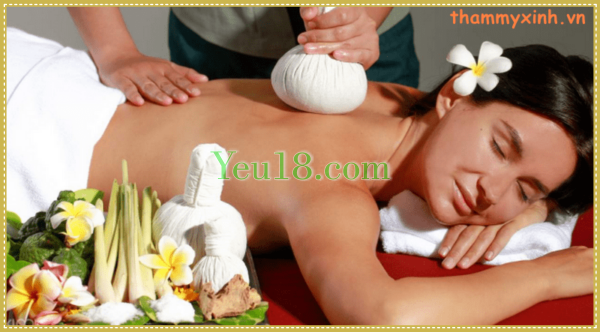 Massage body bằng thảo dược