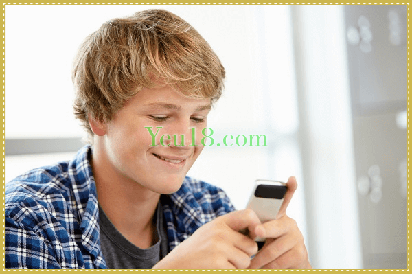 Chàng thường xuyên nhắn tin với chàng